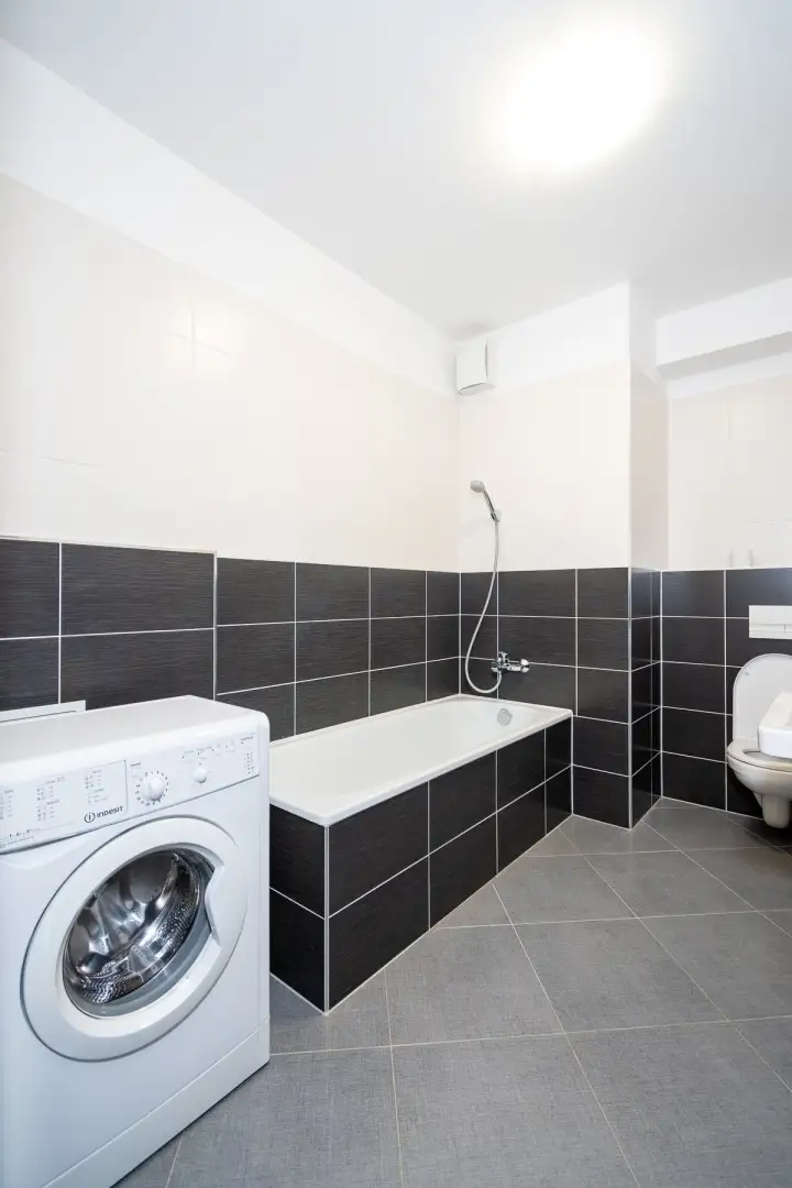 Pronájem bytu 2+kk s balkónem, ulice Honzíkova 635/6, Praha - Dolní Měcholupy