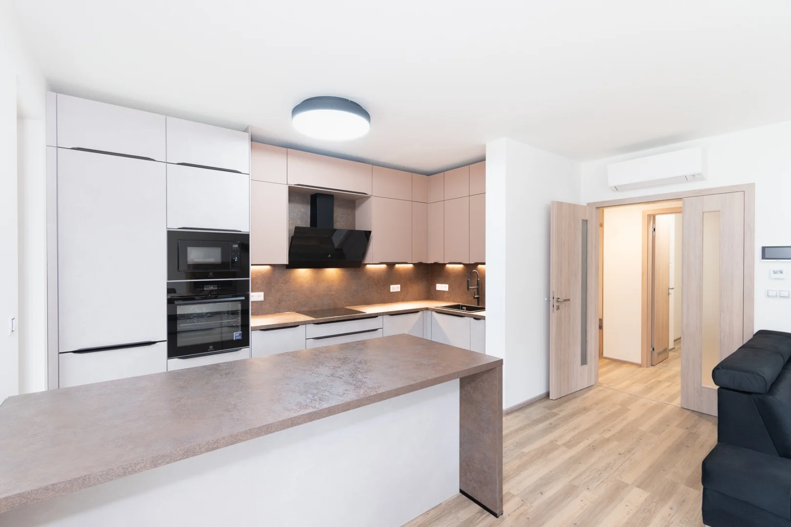 Pronájem bytu 3+kk, 94 m² - Praha - Radlice