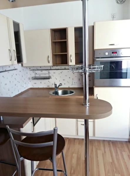 Pronájem bytu 1+kk o výměře 32m² - Praha - Hlubočepy