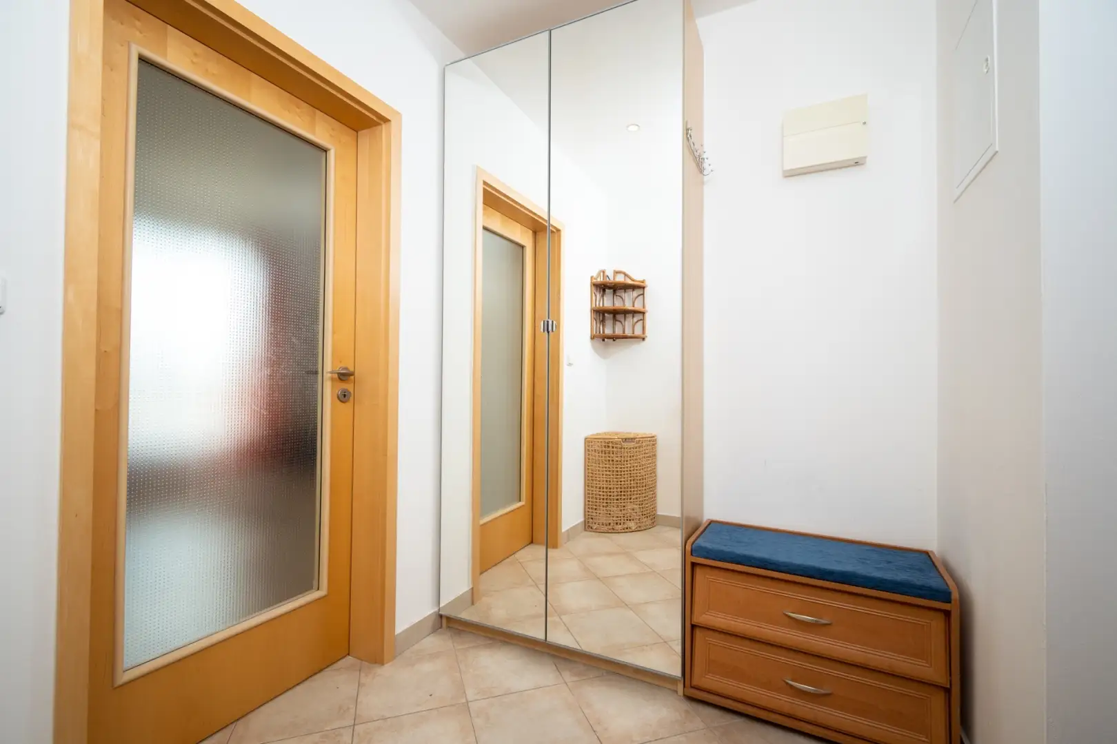 Pronájem bytu 2+kk/G o velikosti 40m² - Praha - Suchdol