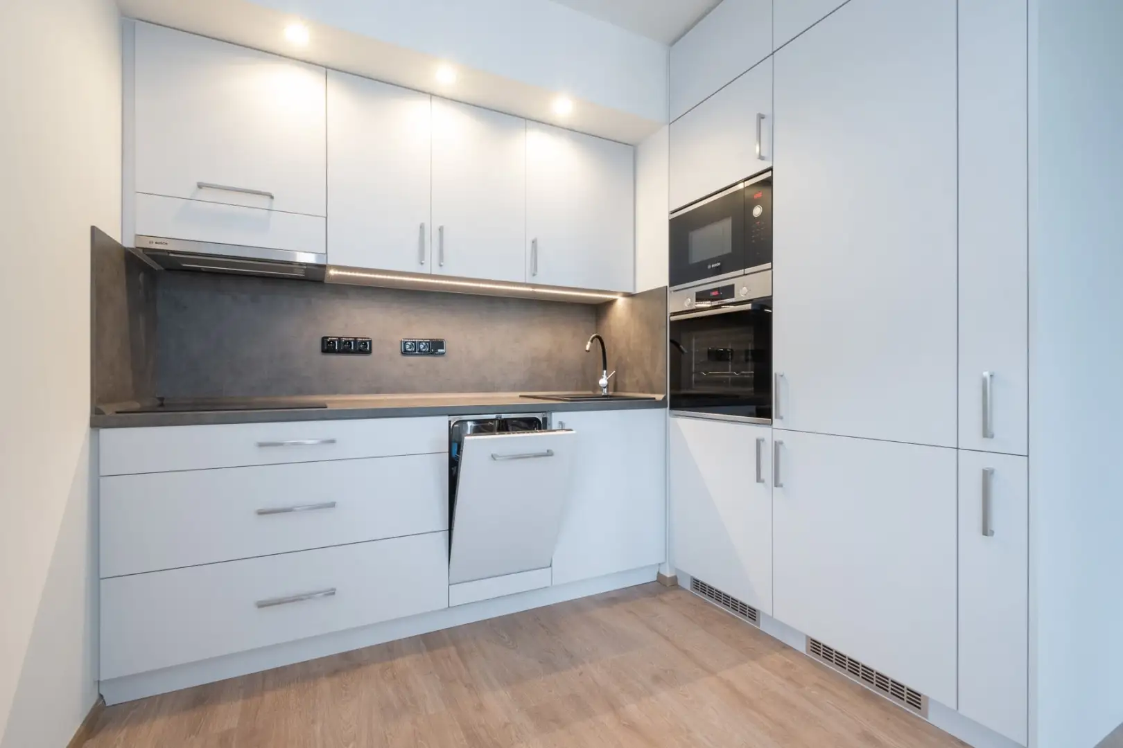Pronájem bytu 2+kk/B/S 58 m² - Praha - Vysočany