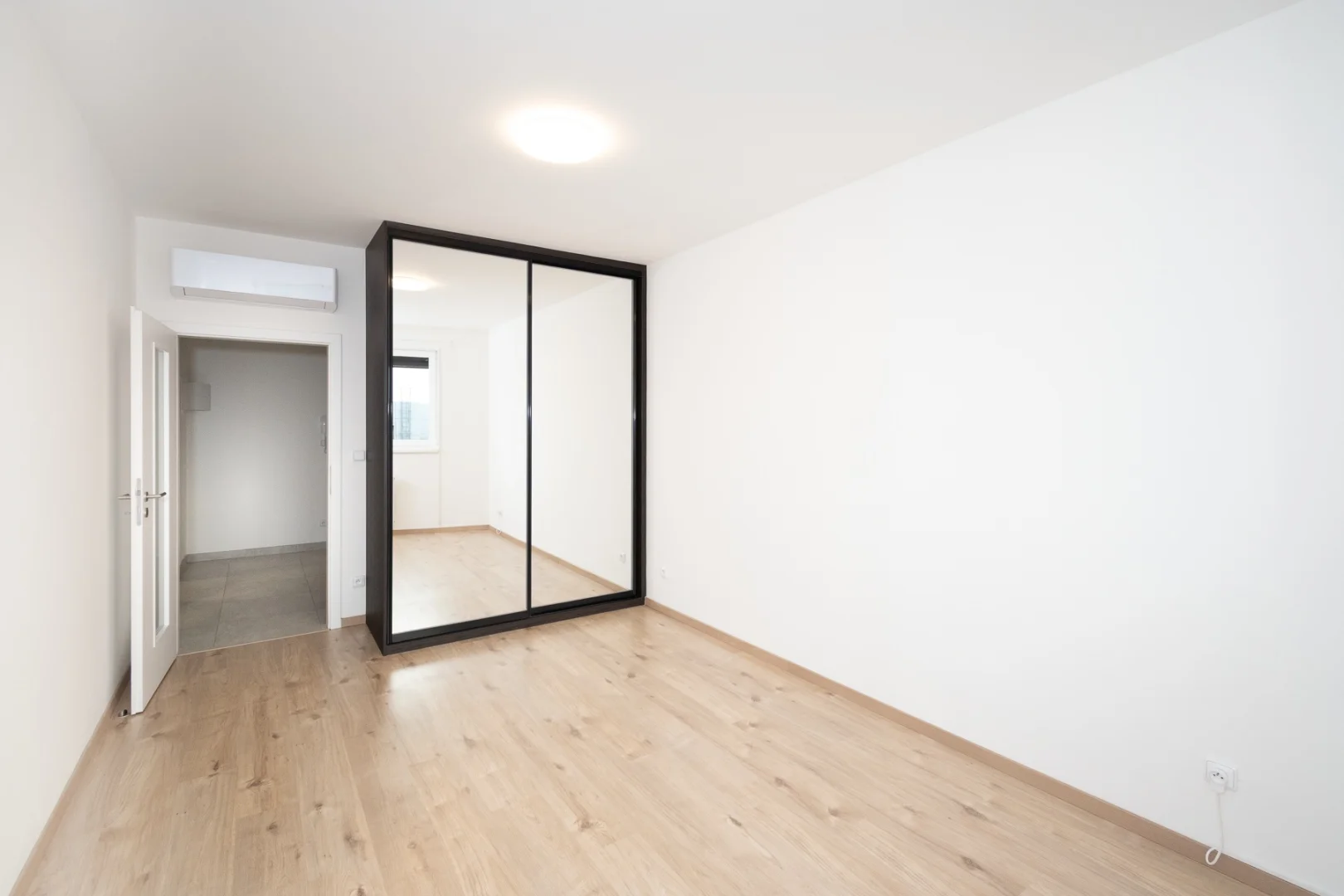 Pronájem byty 3+kk, 88 m² - Praha - Dolní Počernice