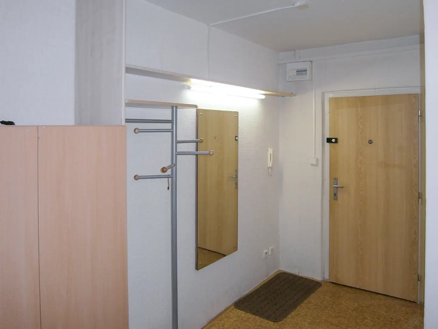 Pronájem bytu 2+kk, ulice Roškotova 1737/6, Praha - Braník