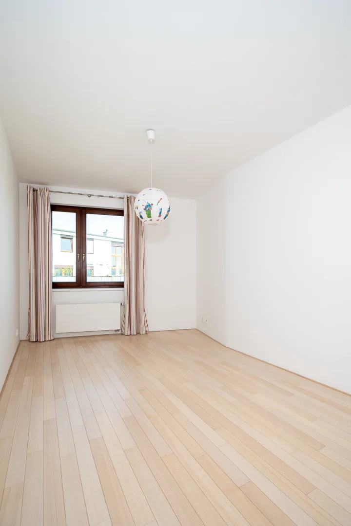 Pronájem bytu 3+kk s terasou, ulice Jeřabinová, Praha Smíchov