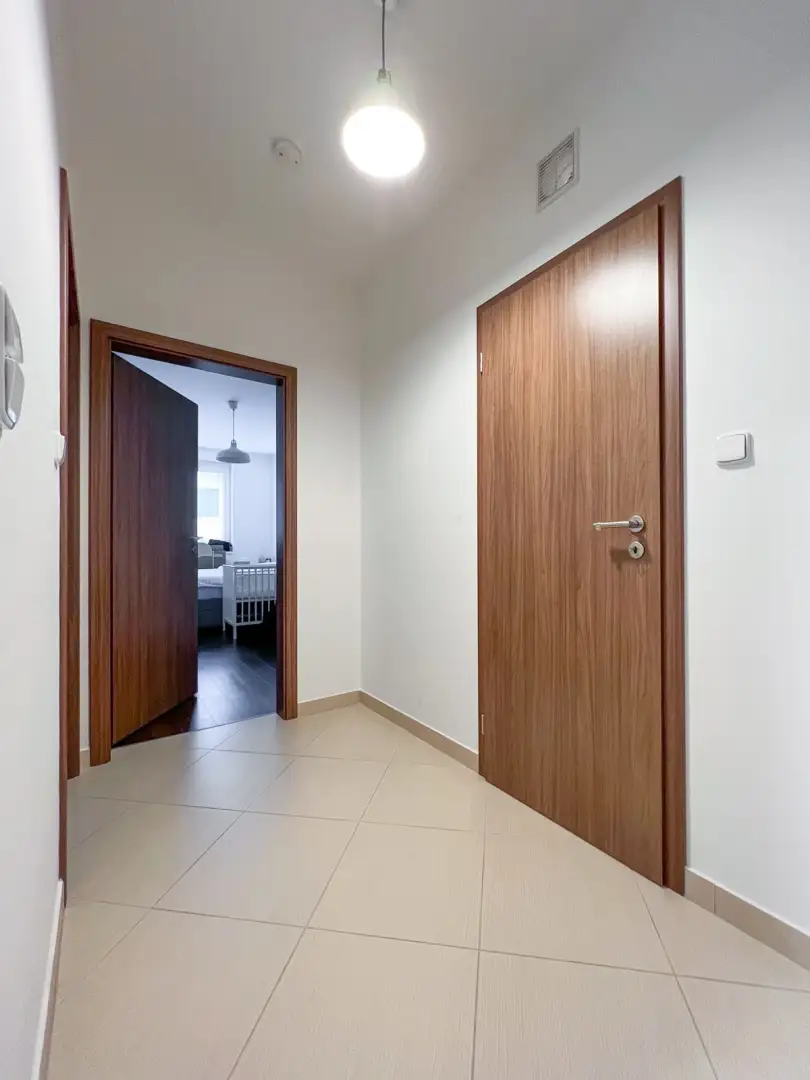 Nabízíme k pronájmu byt 2+kk, ulice Makedonská 618/9, Praha - Střížkov
