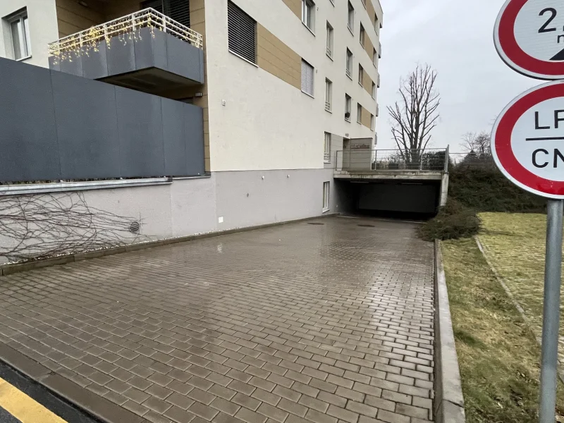 Pronájem garážového stání