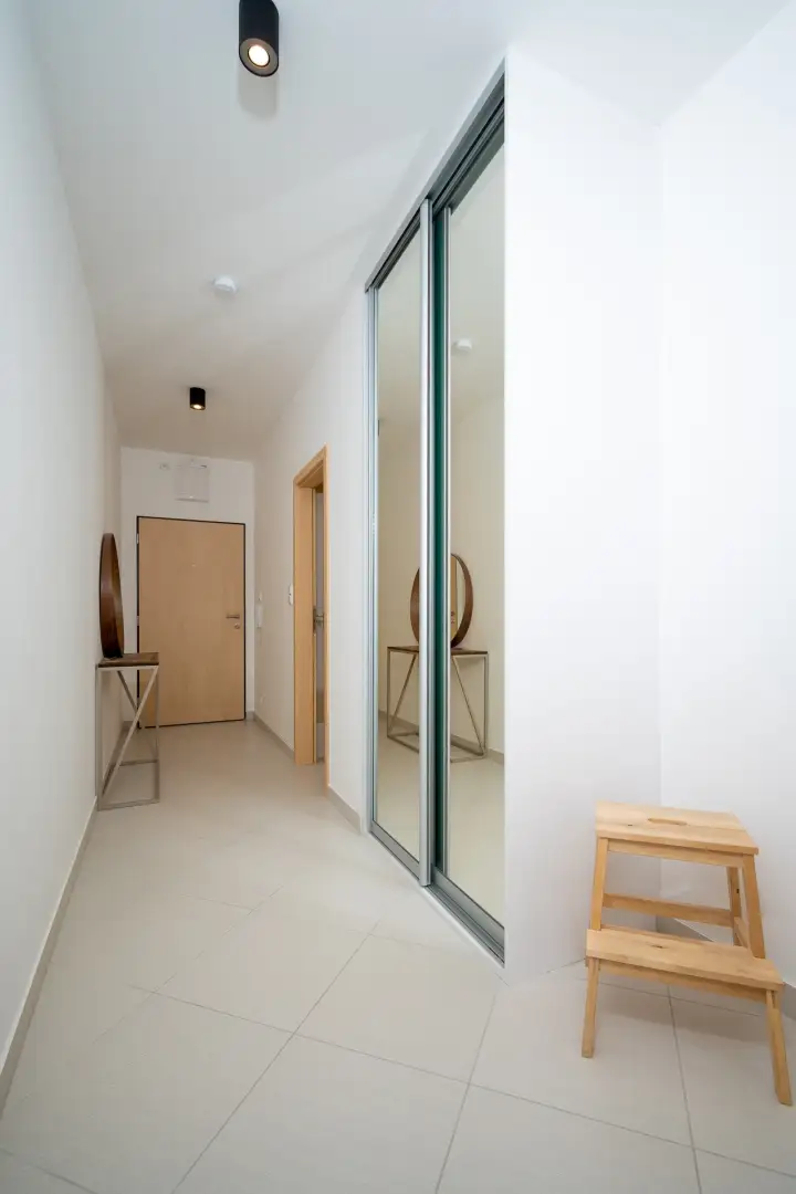 Pronájem bytu 2+kk/T/G o výměře 56m² - Praha - Střížkov