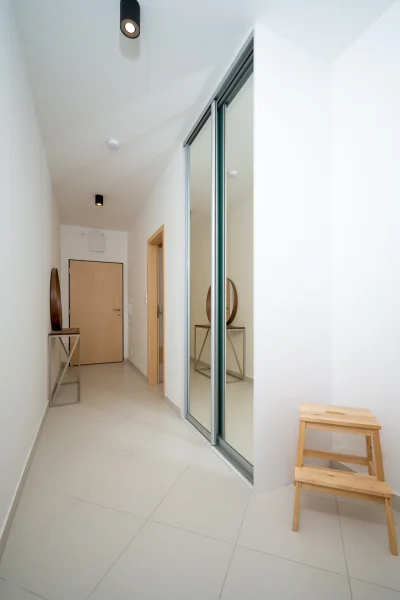 Pronájem bytu 2+kk/T/G o výměře 56m² - Praha - Střížkov