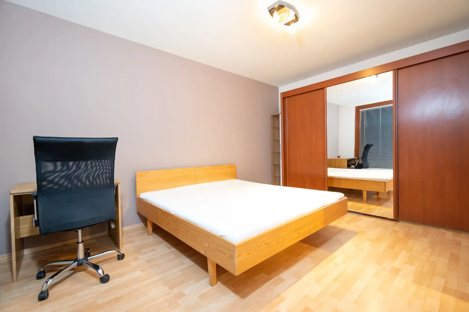 Pronájem bytu 2+kk  o výměře 55 m²  - Praha - Holešovice