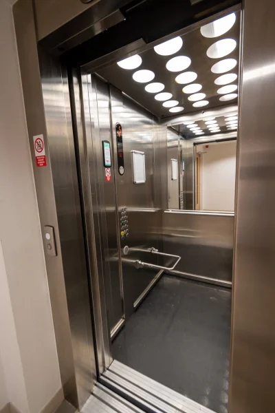 Pronájem bytu 2+kk  o výměře 55 m²  - Praha - Holešovice