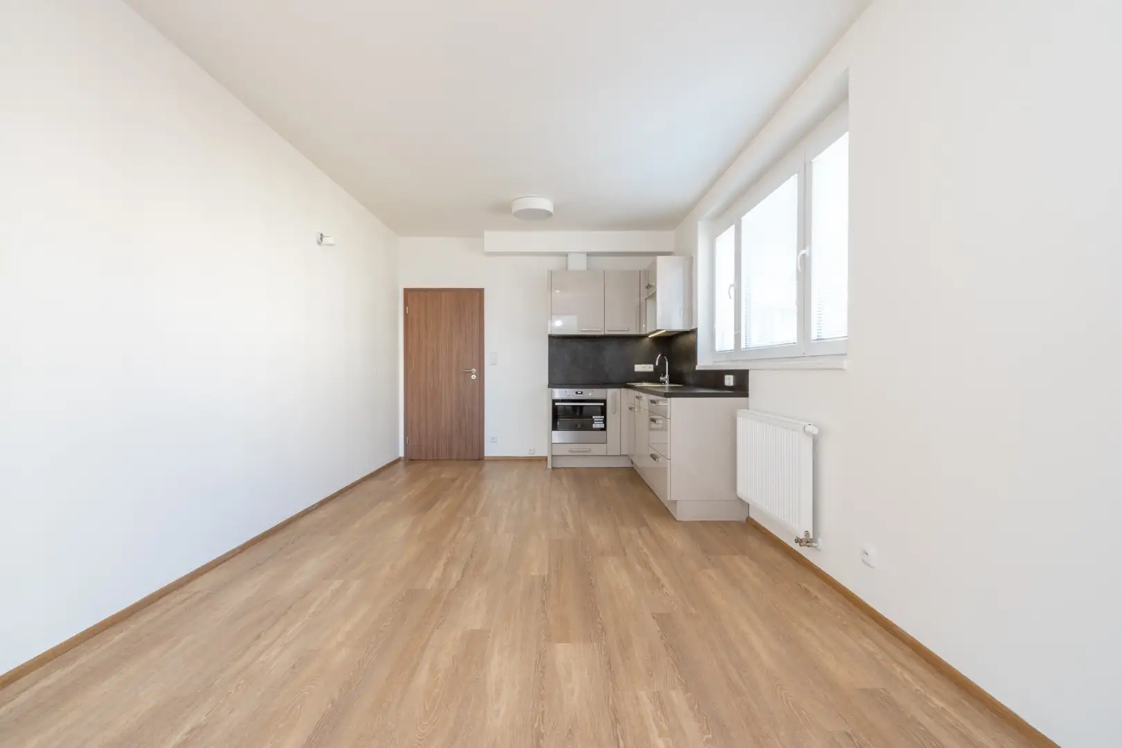 Pronájem bytu 2+kk/B/G o výměře 55m² - Praha - Střížkov