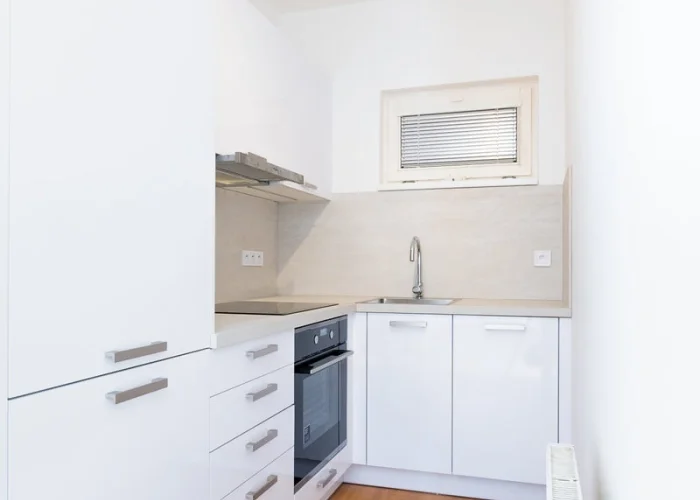 Pronájem byty 2+kk, 50 m² - Praha - Stodůlky