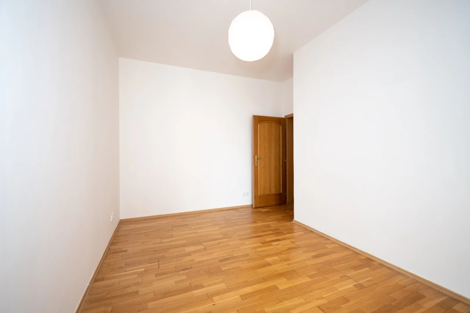 Pronájem bytu 3+kk, 84m², ulice Holandská, Praha - Vršovice