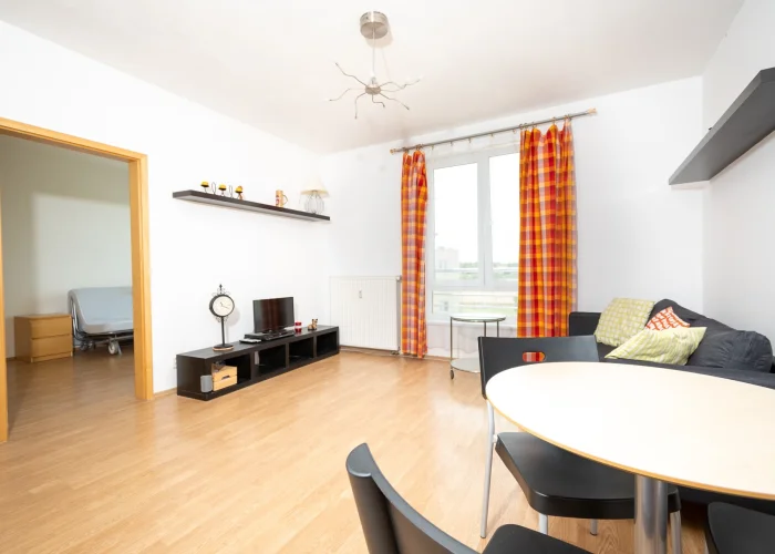 Pronájem bytu 2+kk/G o velikosti 40m² - Praha - Suchdol