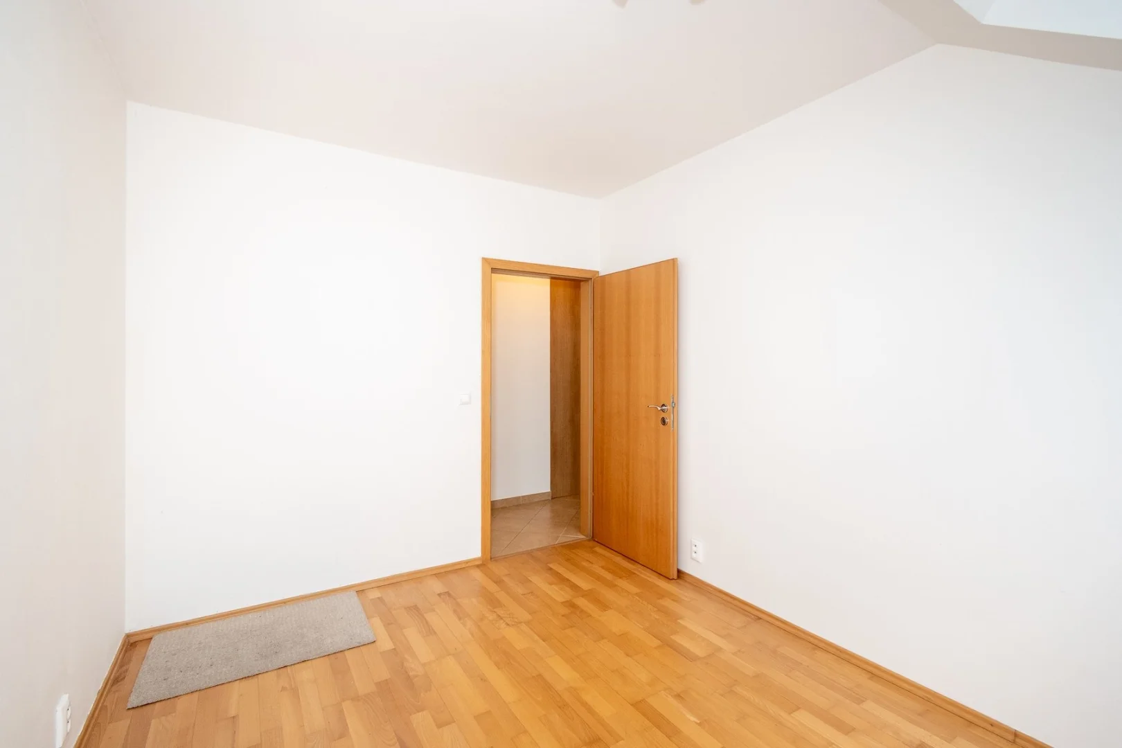 Pronájem bytu 3+kk, 84m², Na Neklance Praha