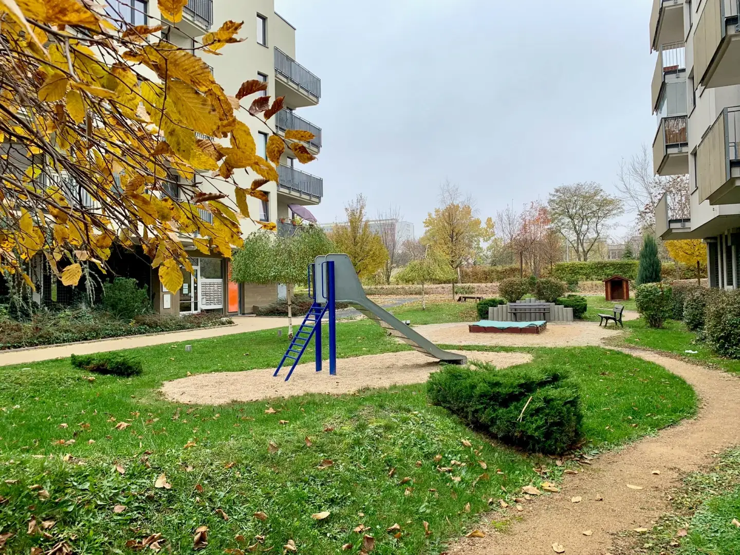 Pronájem Bytu 2+kk, 50m2, ulice Makedonská, Praha 9