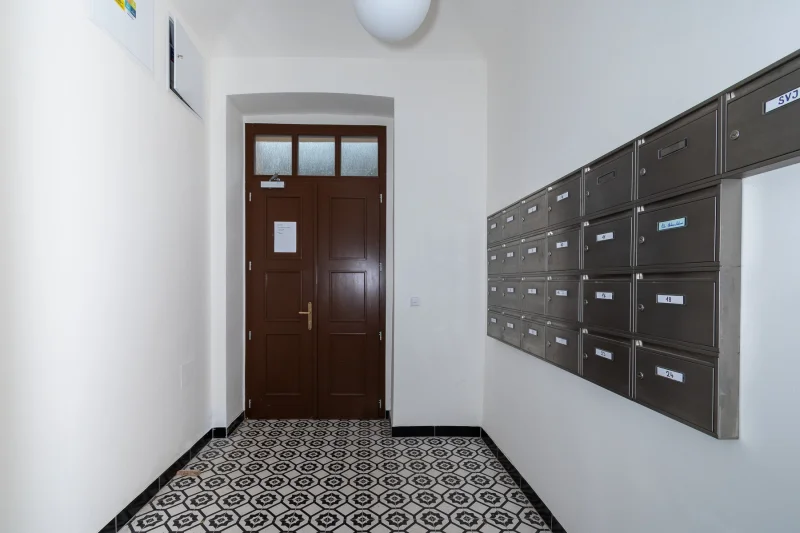 Pronájem bytu 1+1, 35 m² - Praha - Smíchov