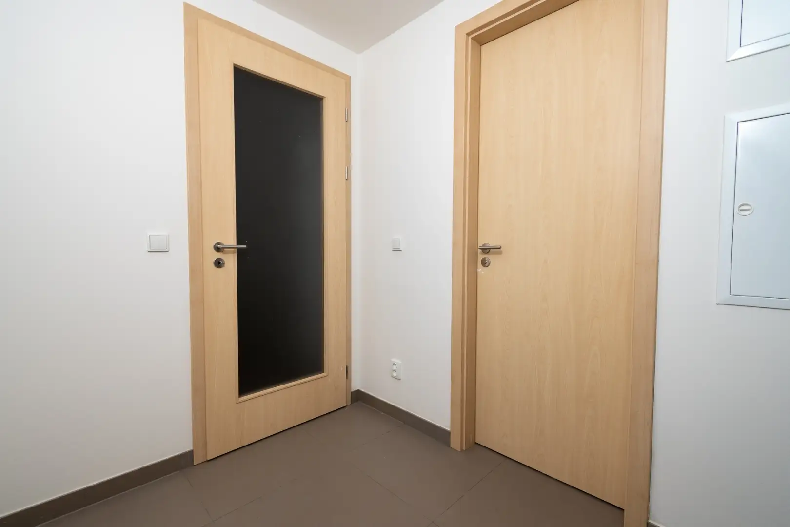 Pronájem bytu 1+kk s balkonem o výměře 42m²  Praha - Žižkov
