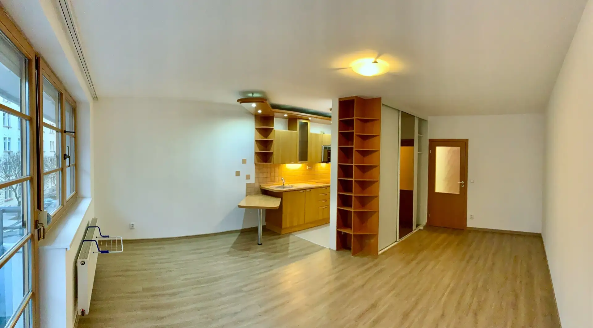 Pronájem bytu 1+kk, 42m2, balkon, garáž
