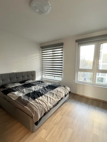 Pronájem světlého bytu 2+kk + B/S/G, ulice Olgy Havlové, Praha 3