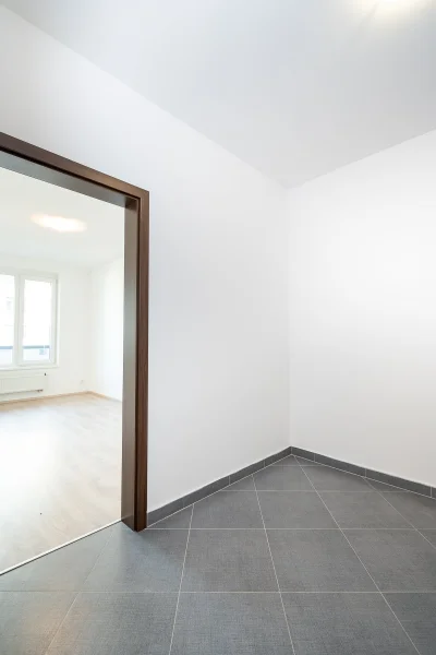 Pronájem bytu 2+kk s balkónem, ulice Honzíkova 635/6, Praha - Dolní Měcholupy