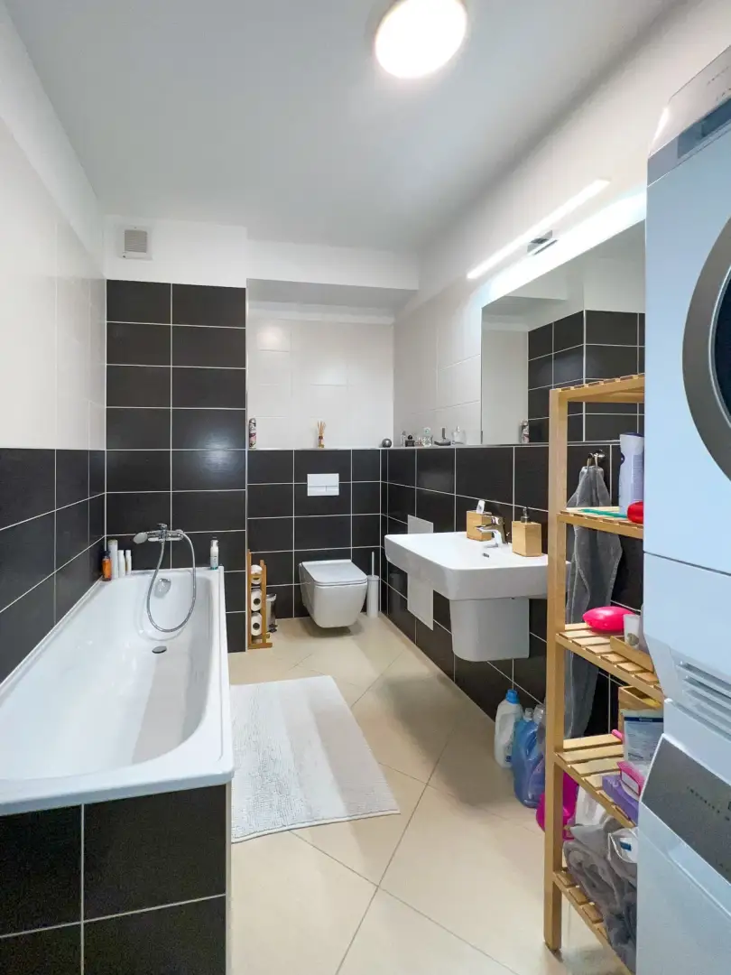 Nabízíme k pronájmu byt 2+kk, ulice Makedonská 618/9, Praha - Střížkov