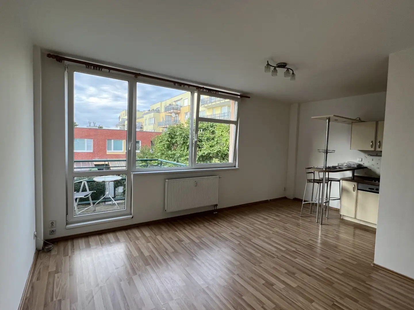 Pronájem bytu 1+kk o výměře 32m² - Praha - Hlubočepy