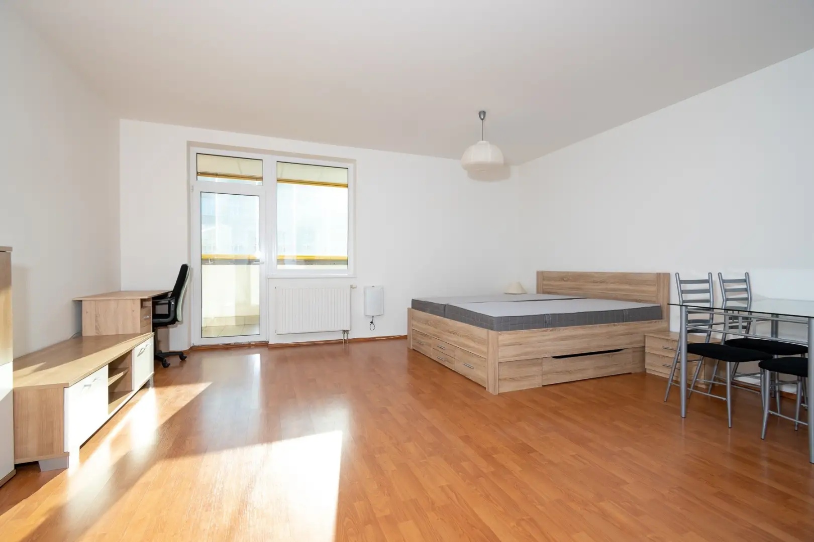 Pronájem bytu 1+kk, ulice Poděbradská 777/9, Praha - Vysočany