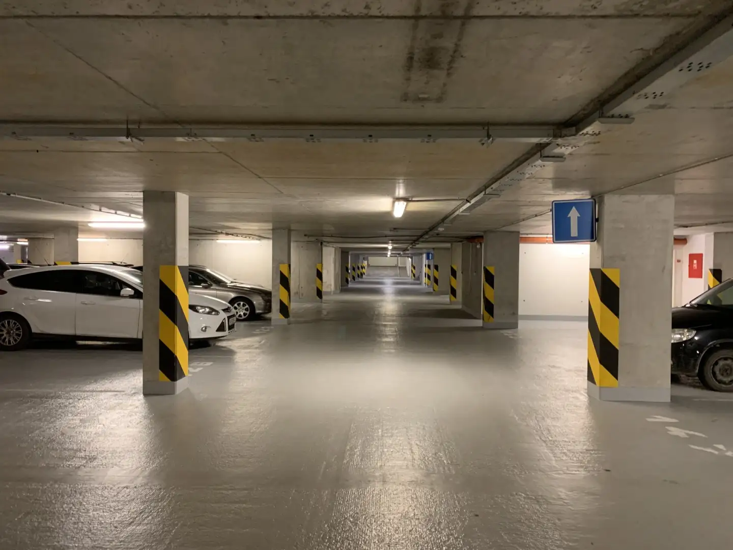 Pronájem garážové stání, 15 m² - Praha - Smíchov