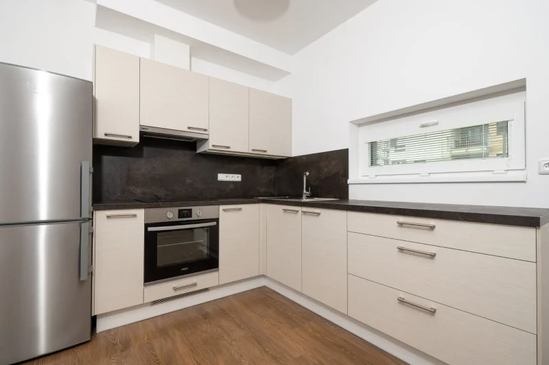 Pronájem bytu 2+kk 56m² - Praha - Střížkov