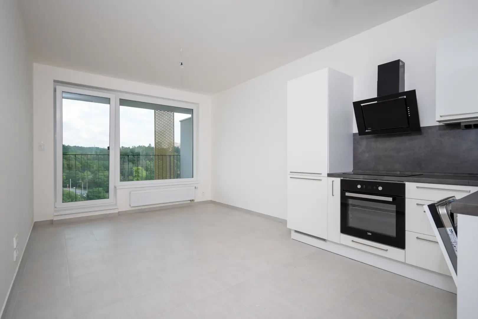 Pronájem bytu 2+kk/B/S o velikosti 57m² - Praha - Modřany