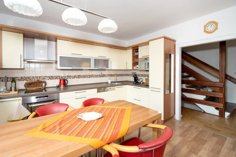Pronájem rodinného domu, 300 m² - Praha - Krč