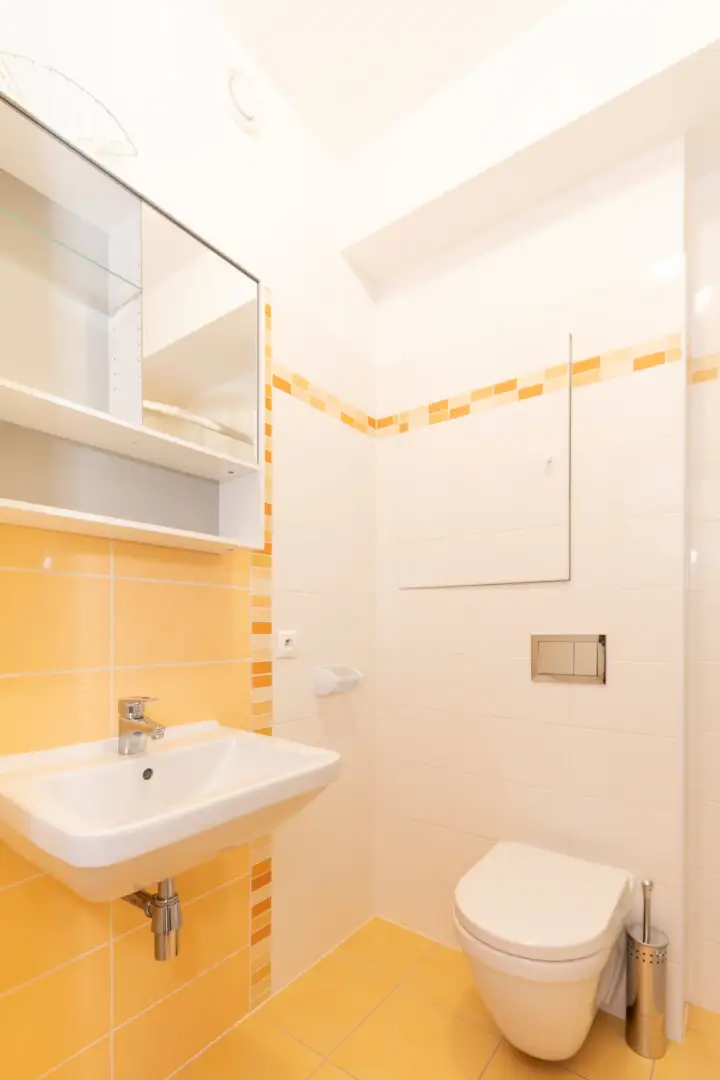 Pronájem byty 1+kk, 33 m² - Praha - Vysočany