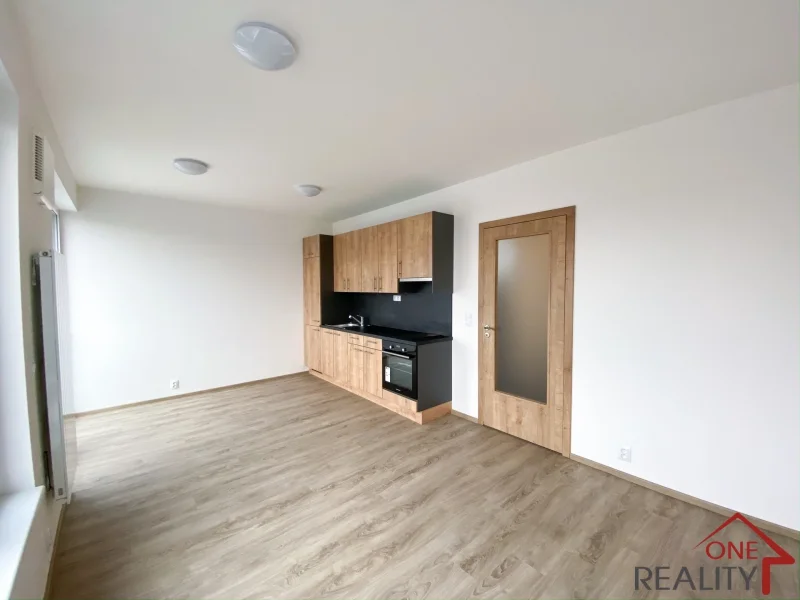 Pronájem bytu 1+kk, 33m2 s balkonem Praha Holešovice