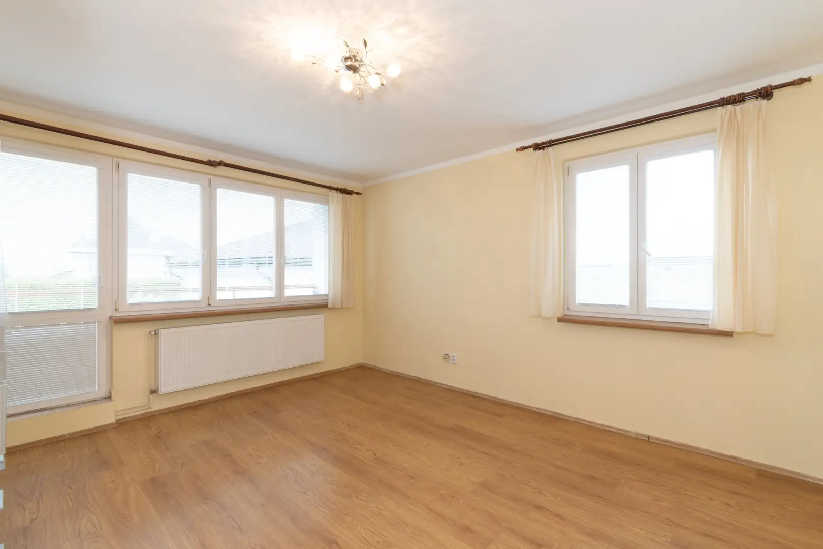 Pronájem bytu 2+kk/B, parkování, 44 m², Dobřejovice