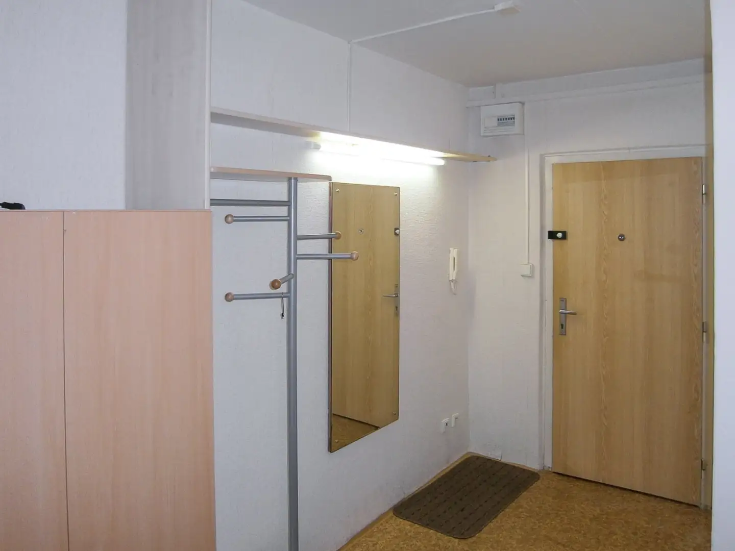 Pronájem bytu 2+kk, ulice Roškotova 1737/6, Praha - Braník