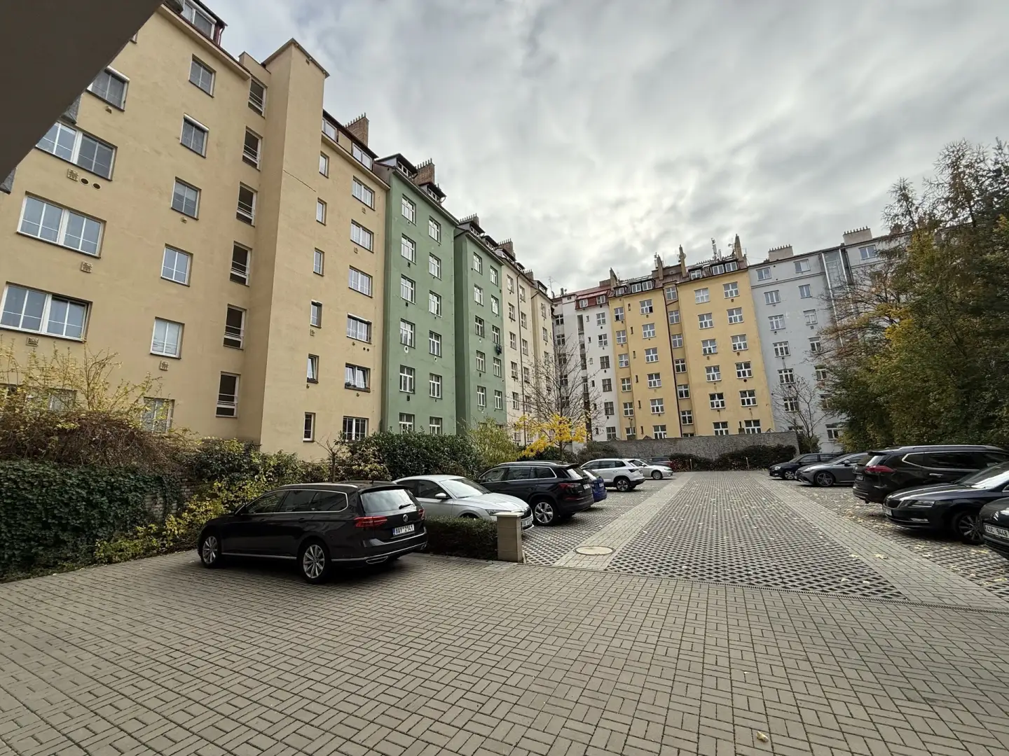 Pronájem parkovacího stání 13 m², Praha - Žižkov