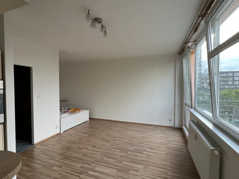 Pronájem bytu 1+kk o výměře 32m² - Praha - Hlubočepy