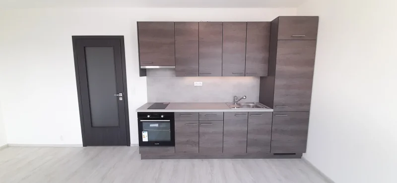 Pronájem bytu 1+kk, 33m2 s balkonem