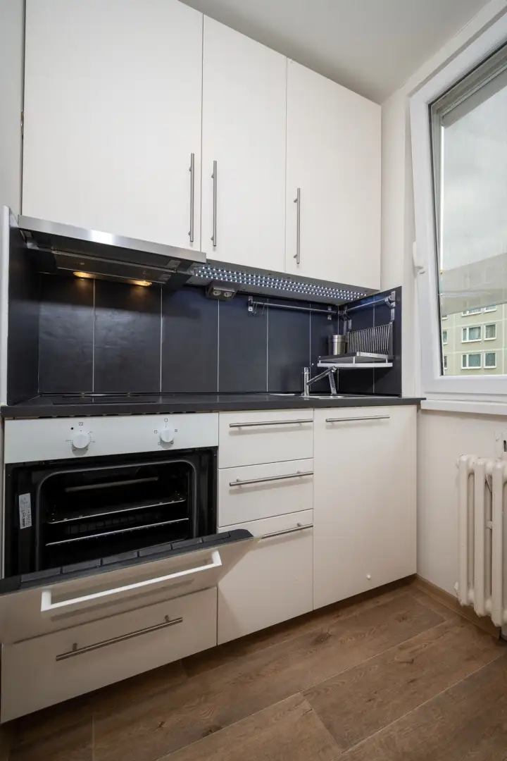 Pronájem bytu 1+kk o velikosti 33 m² v lokalitě Praha - Modřany