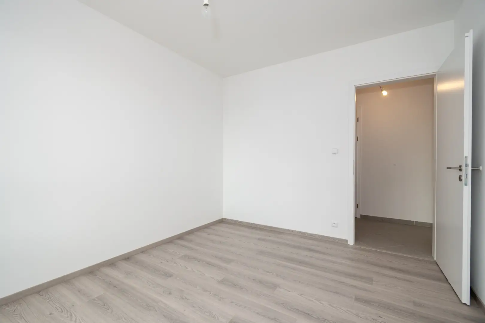 Pronájem bytu 2+kk, 54m2 s balkónem, ulice Františka Jansy, Praha - Dolní Měcholupy