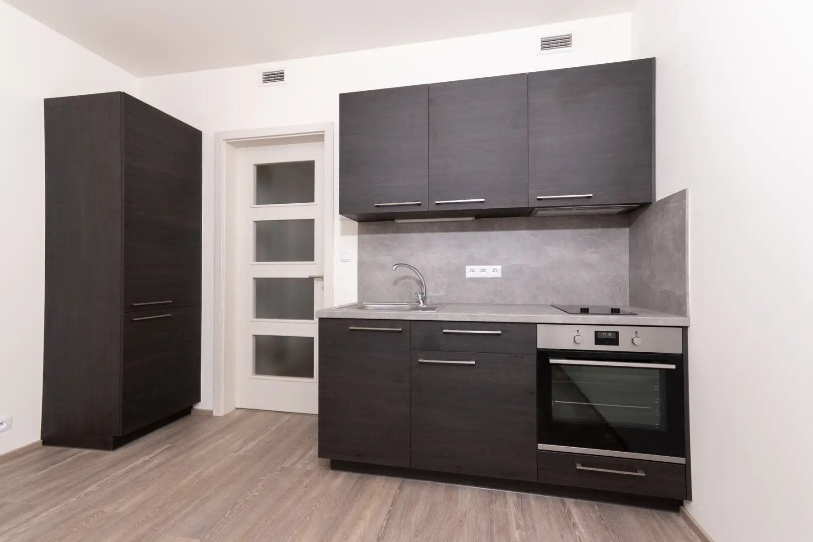 Pronájem bytu 1+kk 29m² - Praha - Třebonice