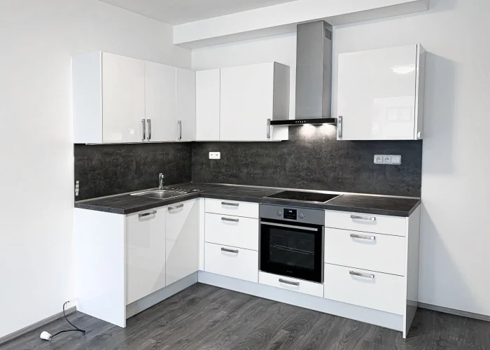 Pronájem bytu 2+kk/B, 53m² - Praha - Střížkov