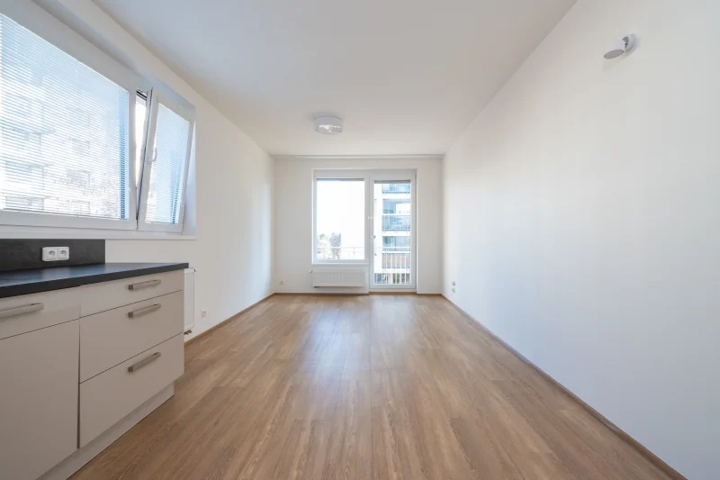 Pronájem bytu 2+kk/B/G o výměře 55m² - Praha - Střížkov