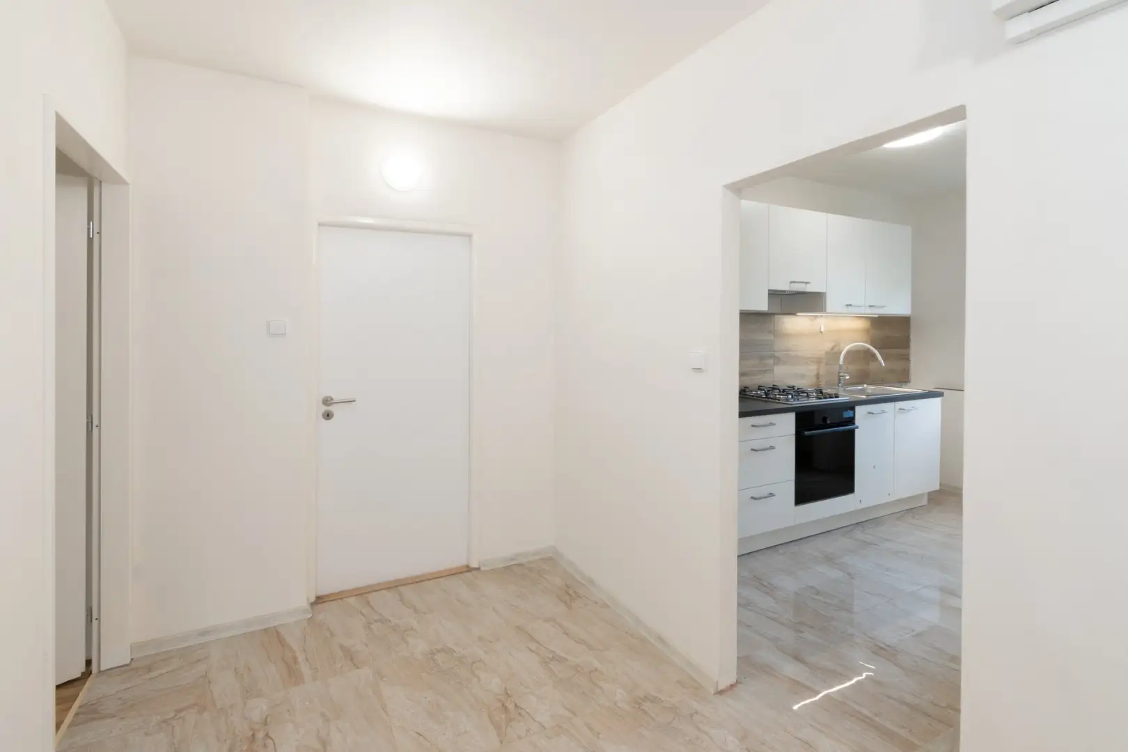 Pronájem bytu 3+1 71 m², Praha - Záběhlice