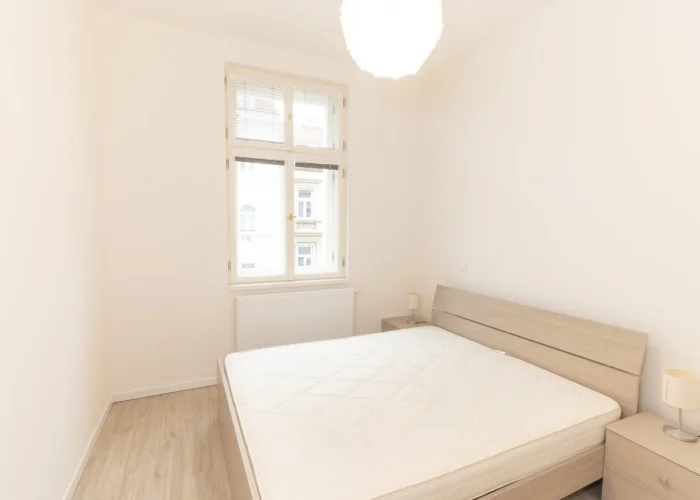 Pronájem bytu 2+kk 50 m², Praha - Nusle