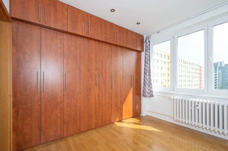 Pronájem bytu 3+kk/B, po rekonstrukci, zařízený, Praha - Letňany