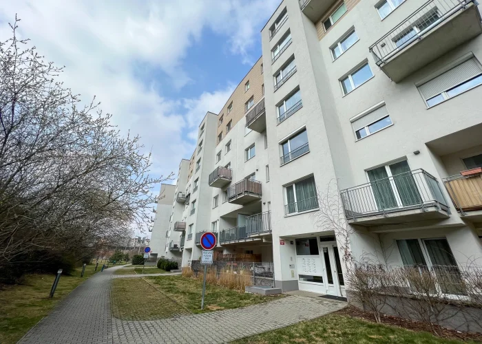 Pronájem bytu 1+kk, ulice Silurská 1225/2, Praha - Hlubočepy