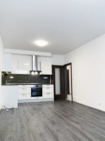 Pronájem bytu 2+kk/B, 53m² - Praha - Střížkov