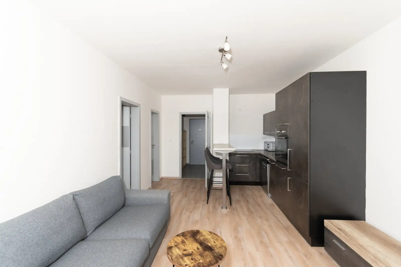 Pronájem bytu 2+kk, 41 m² - Praha - Modřany